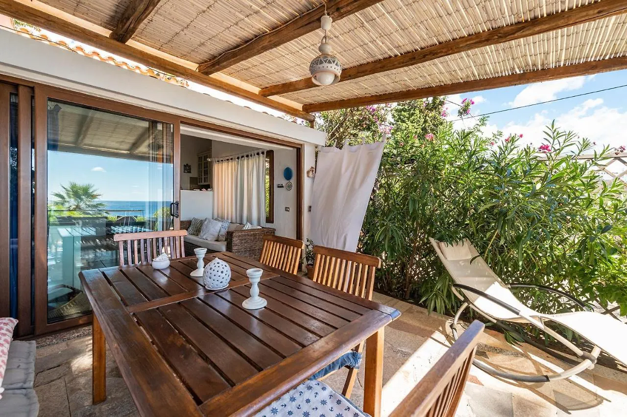 Dom wakacyjny Domus Luna Apartment With Sea View Villasimius